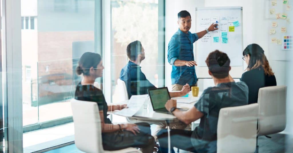 KNOLSKAPE Blog - Leadership Strategies to Nurture a Growth Mindset Culture During Times of Change